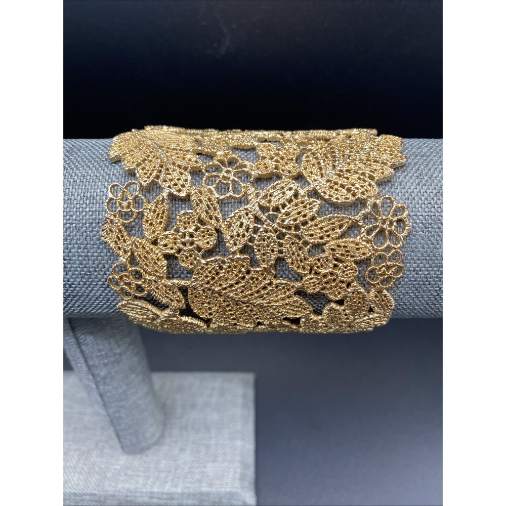Stella & Dot Gold Plated Cuff Bracelet Chantilly Lace Floral Leaf Wide Bangle